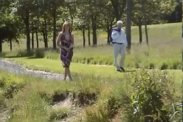 Cháu gái tomboy đầu trọc ngủ phim jav hd khong che với ông ngoại trong làng.