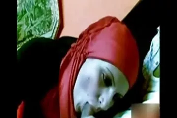 Địt con gái sex khong che đòi bú cặc bố.