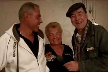 Em phim vụng trộm không che gái khỏa thân ngọt ngào liếm cặc anh trai và không thể xé mình ra.