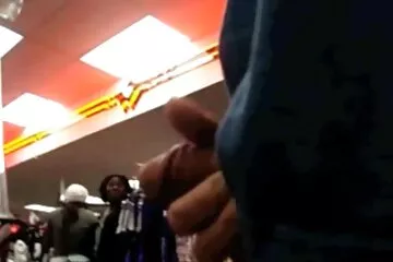 Rebecca Volpetti tóc nâu megu fujiura không che đã trao thân cho tên cướp và không hối hận.