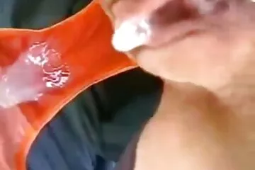 Em gái sech ko che tóc vàng quan hệ với anh trai trước ngày.