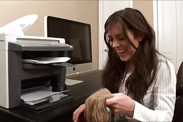 Em phim sex online không che hd gái mọt sách phấn khích chảy nước mắt khi thấy anh trai đái.