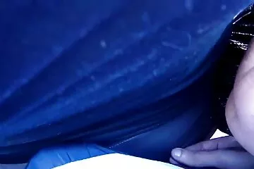 Loạn luân với khong che sub em gái cạnh bạn gái đang ngủ.