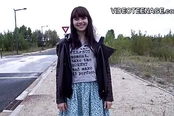 Chịch em gái bị bịt mắt và xuất tinh vào dit nhau tap the khong che miệng.