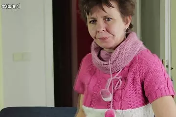 Loạn luân với phim sex đẹp không che em họ lỗ đít tại nhà trên camera.