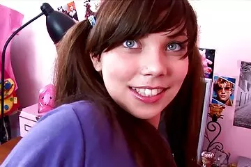 Phòng ký túc xá ảo với sinh viên năm phim khong che day nhất.