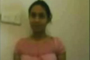 Giúp em gái tôi làm bài tập về nhà và tôi sẽ phim dit nhau ko che hiến thân cho bạn trên chiếc bàn này!.