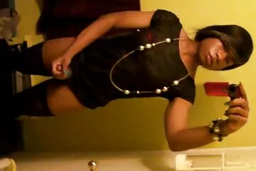 Chị gái quê hét lên phim sex không che hay vì ân ái với em trai trên giường.