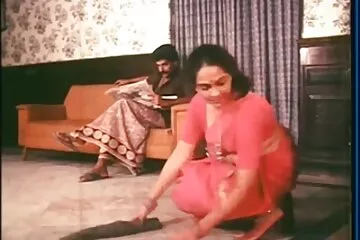 Busty mẹ dạy phim mat khong che con gái làm thế nào để chịch vào âm hộ trong công ty của mẹ kế.