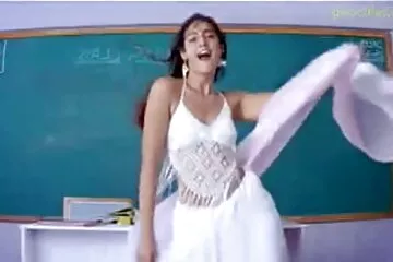 Con trai biến thái phim sexxx khong che trong đồ lót chịch mẹ ruột của mình.