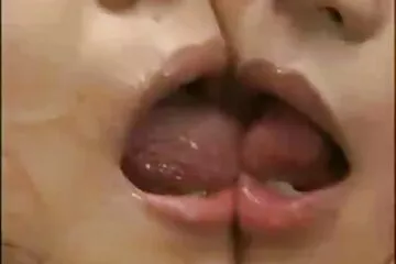 Địt phim sex có nội dung không che em kế khi không có ai ở nhà!.